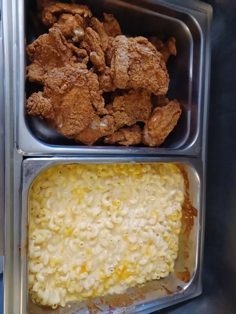 Fried Chicken & Mac N Cheese